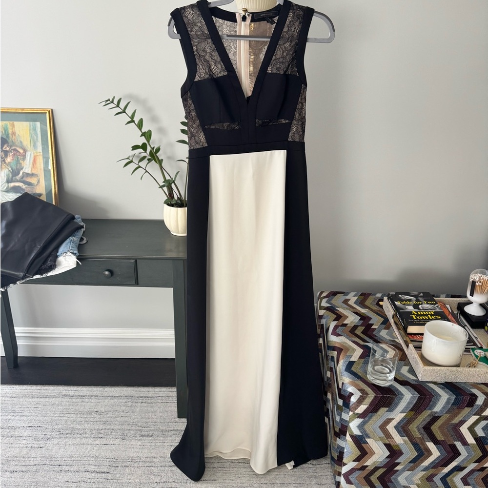 BCBGMaxAzria Black and Cream Sleeveless V-Neck Maxi Gown